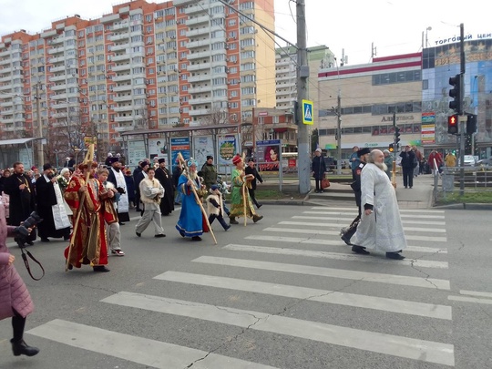 Крестный ход сегодня на Юбилейном 🙏  спасибо..