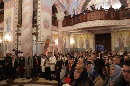 В храмах Самары прошли праздничные службы в честь Рождества..